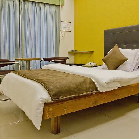 Hotel Executive สุรัต ภายนอก รูปภาพ