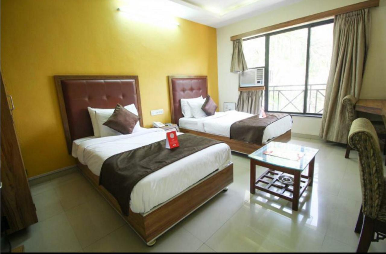 Hotel Executive สุรัต ภายนอก รูปภาพ