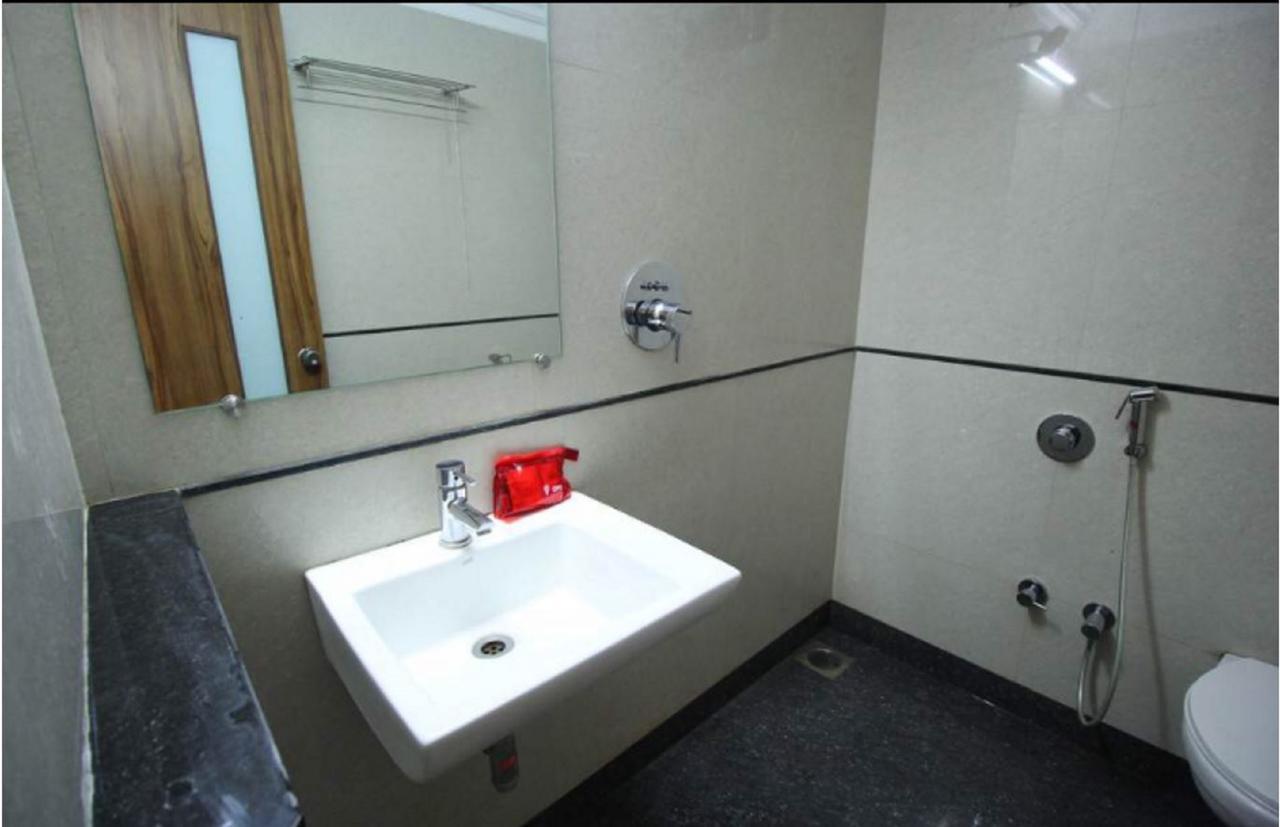 Hotel Executive สุรัต ภายนอก รูปภาพ