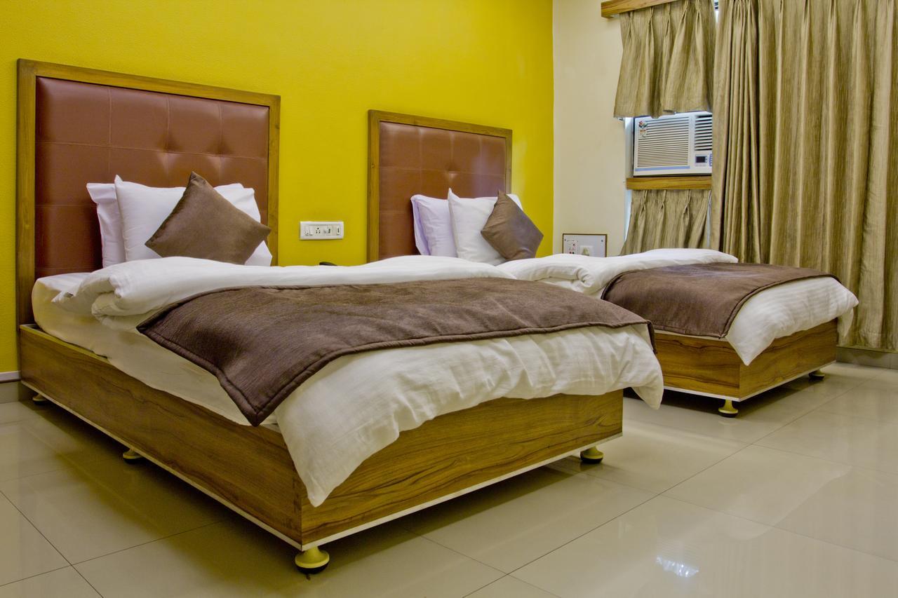 Hotel Executive สุรัต ภายนอก รูปภาพ