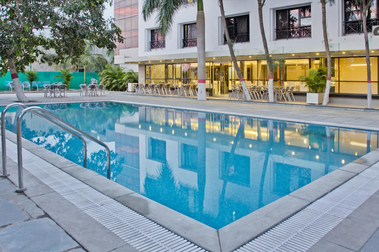 Hotel Executive สุรัต ภายนอก รูปภาพ