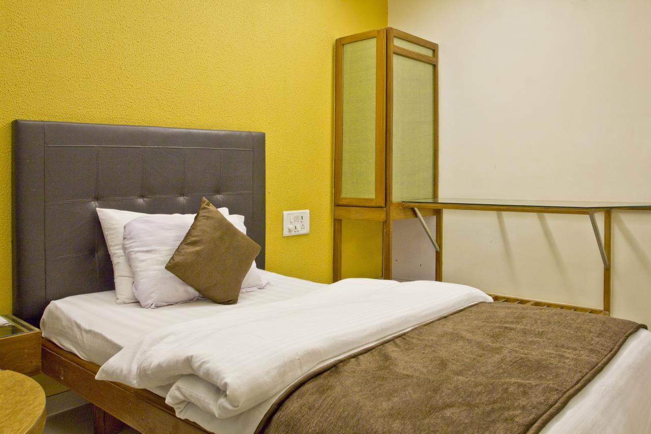 Hotel Executive สุรัต ภายนอก รูปภาพ